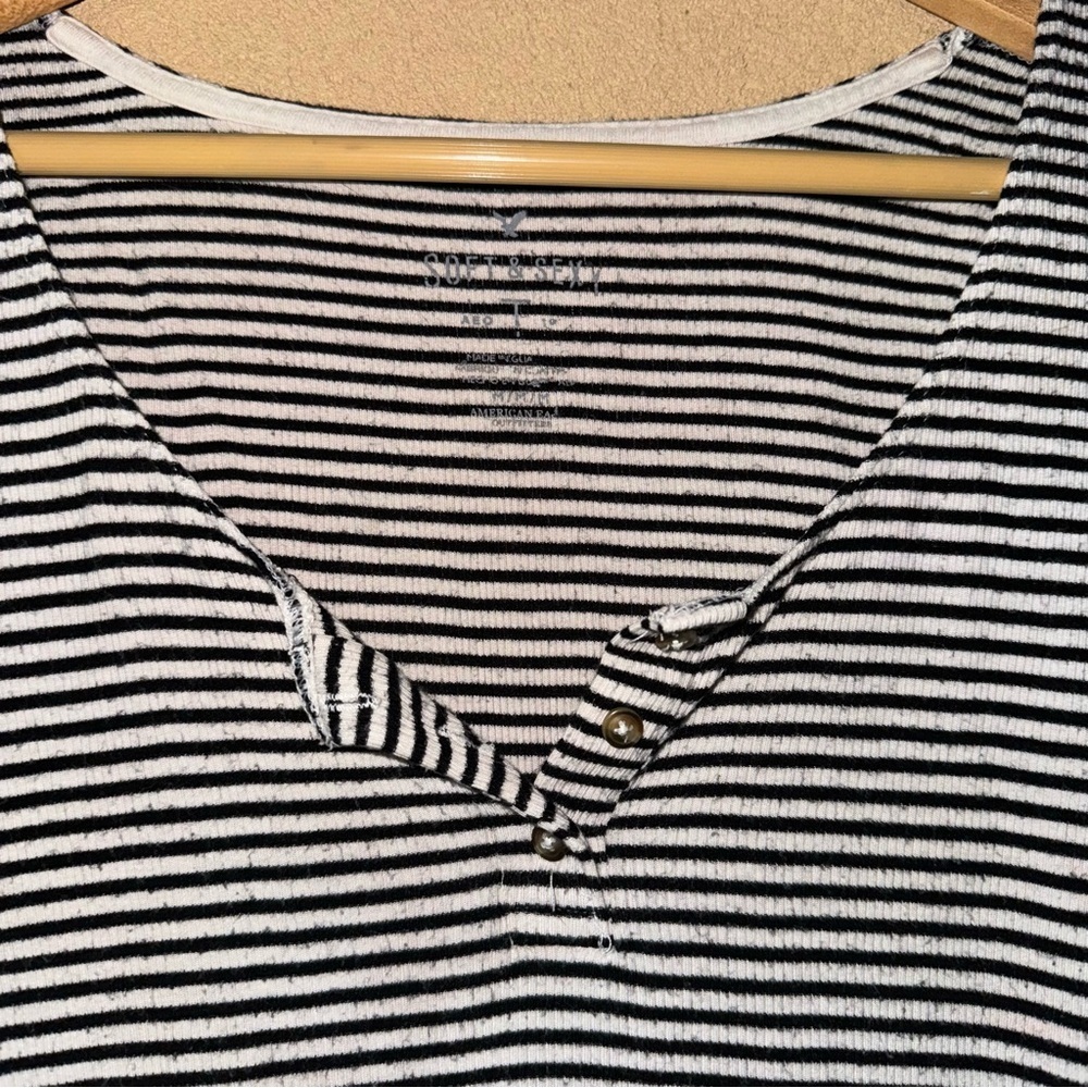 American Eagle soft & sexy striped t shirt - Picture 4 of 4